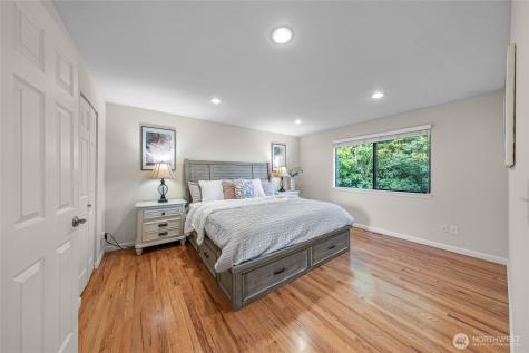 17127 NE 8th Place Bellevue WA 98008