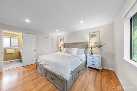 17127 NE 8th Place Bellevue WA 98008