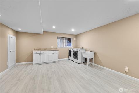 17127 NE 8th Place Bellevue WA 98008