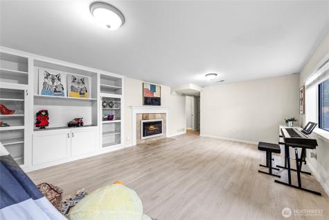 17127 NE 8th Place Bellevue WA 98008