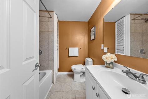 17127 NE 8th Place Bellevue WA 98008