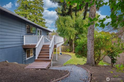 17127 NE 8th Place Bellevue WA 98008