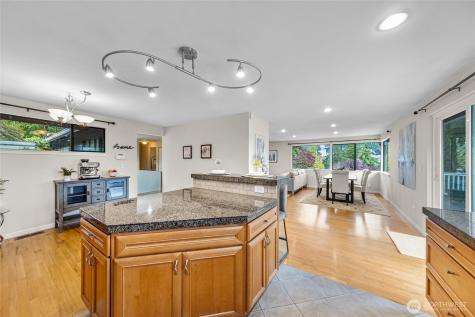 17127 NE 8th Place Bellevue WA 98008