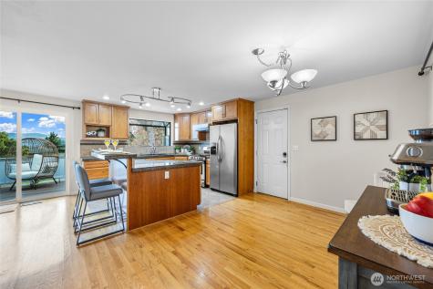 17127 NE 8th Place Bellevue WA 98008