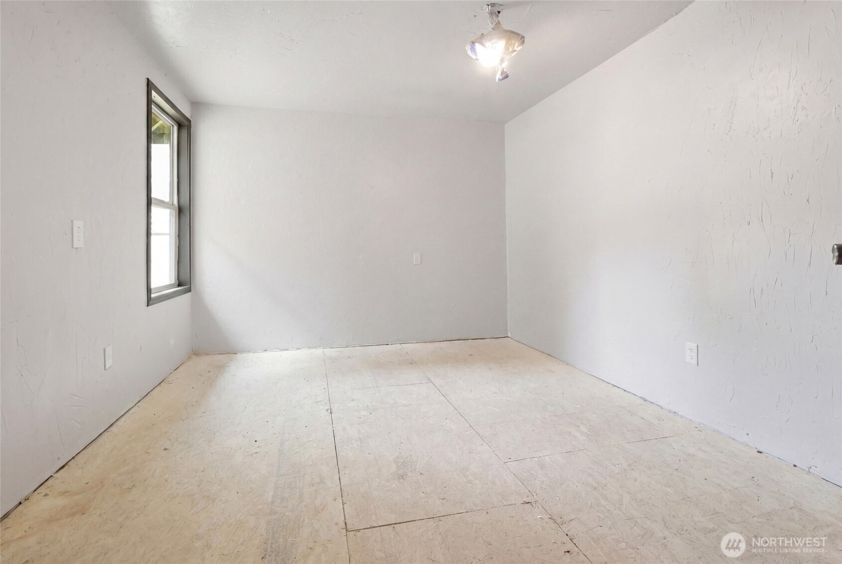 122 Raintree Loop SE Rainier WA 98576
