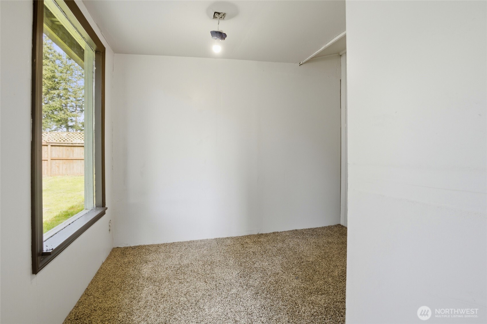122 Raintree Loop SE Rainier WA 98576