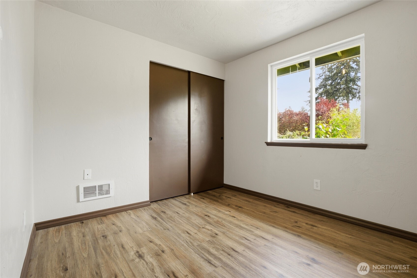 122 Raintree Loop SE Rainier WA 98576
