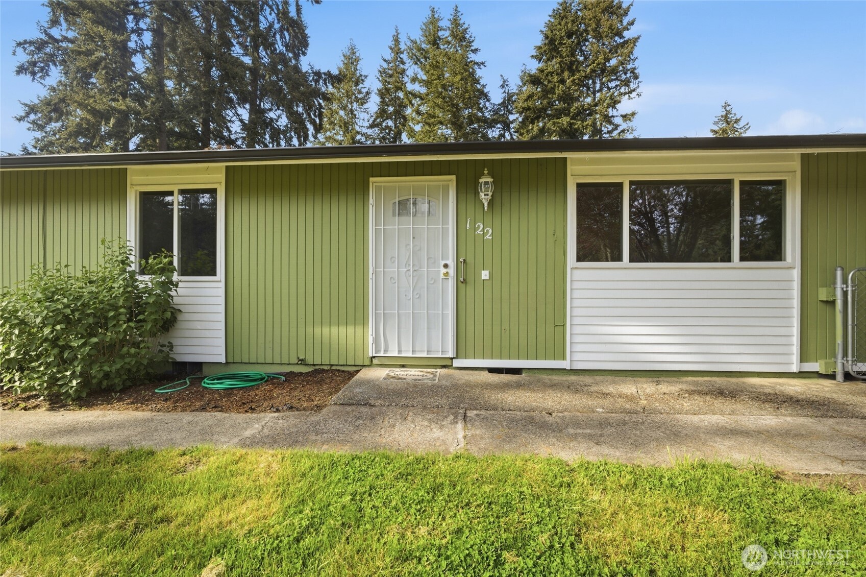 122 Raintree Loop SE Rainier WA 98576