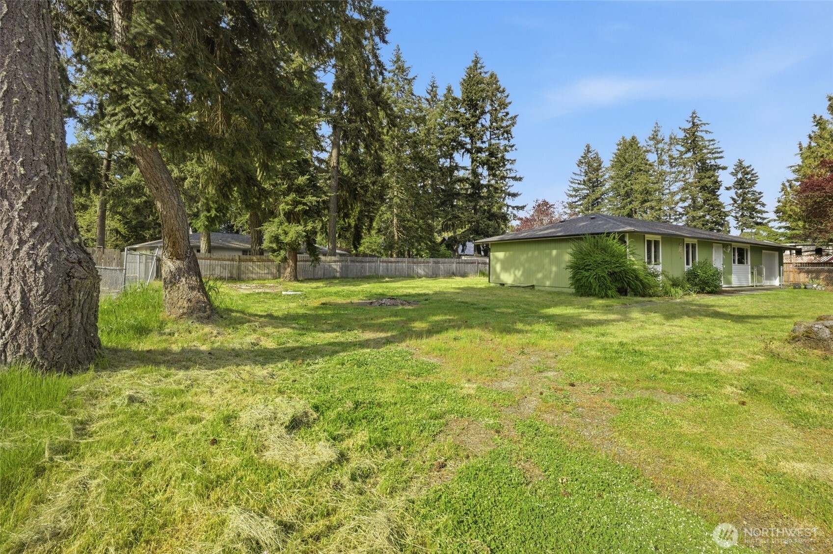 122 Raintree Loop SE Rainier WA 98576