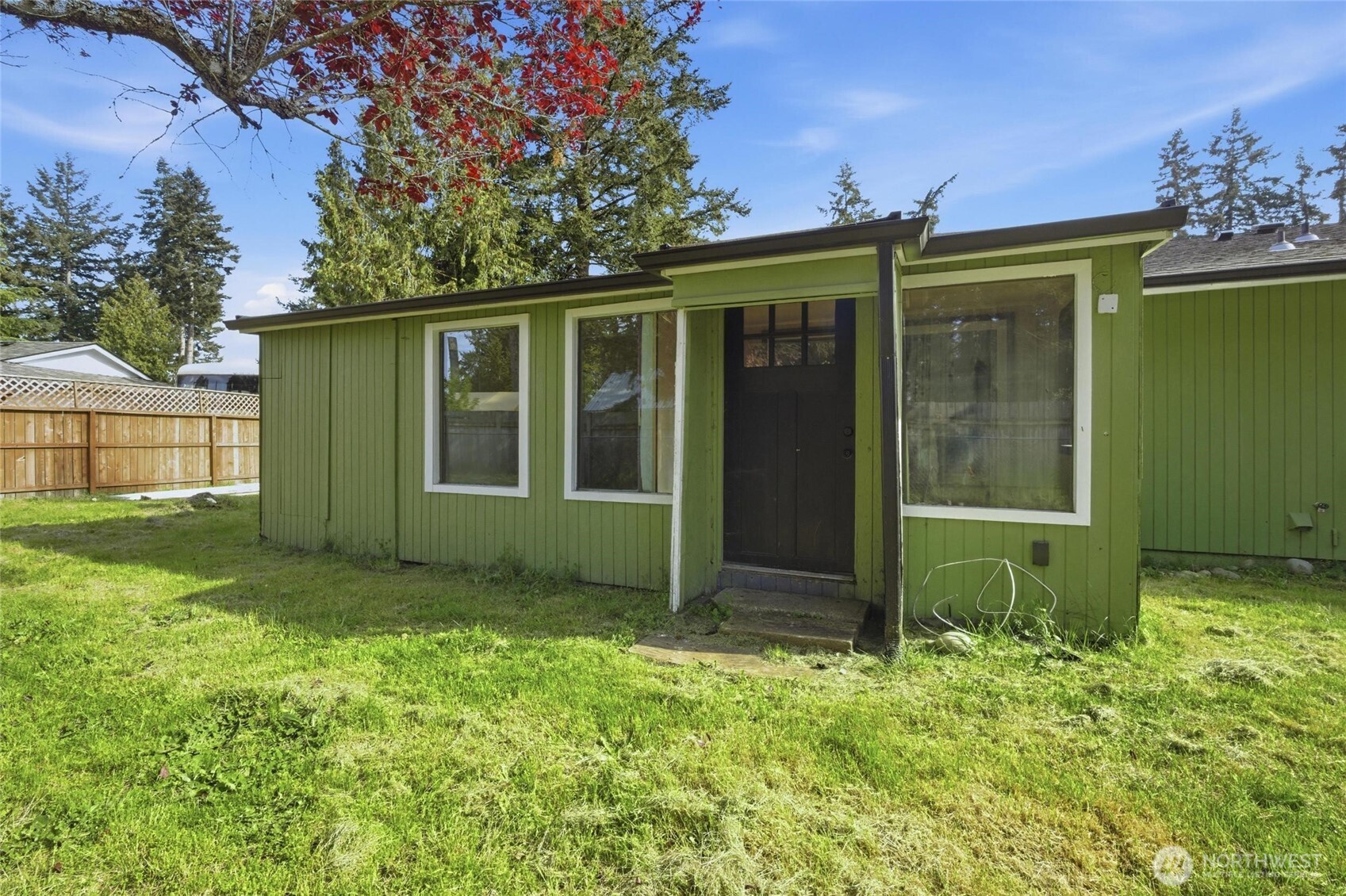 122 Raintree Loop SE Rainier WA 98576