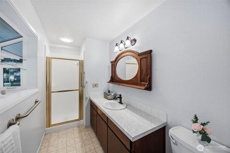 13124 NE Central Valley Road Poulsbo WA 98370