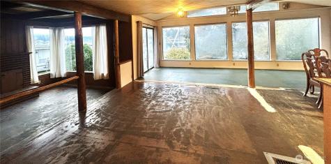 1954 NE Grandview Boulevard Keyport WA 98345