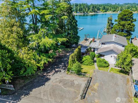 1954 NE Grandview Boulevard Keyport WA 98345
