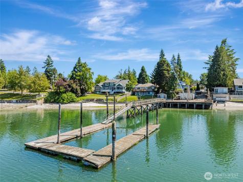 1954 NE Grandview Boulevard Keyport WA 98345