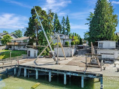 1954 NE Grandview Boulevard Keyport WA 98345