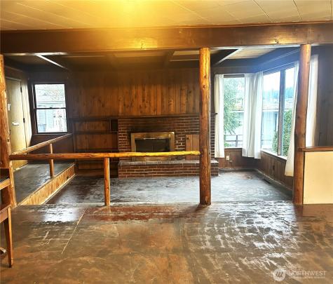 1954 NE Grandview Boulevard Keyport WA 98345