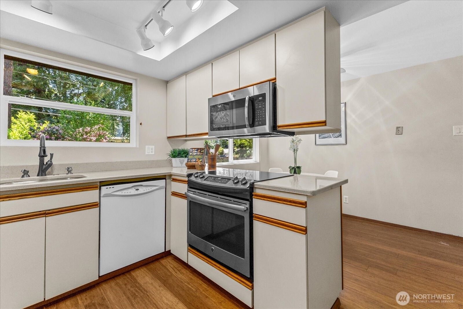 12109 SE 68th Place Bellevue WA 98006