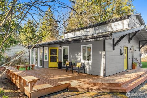 881 Park Avenue NE Bainbridge Island WA 98110
