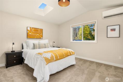 881 Park Avenue NE Bainbridge Island WA 98110