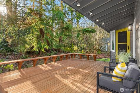 881 Park Avenue NE Bainbridge Island WA 98110