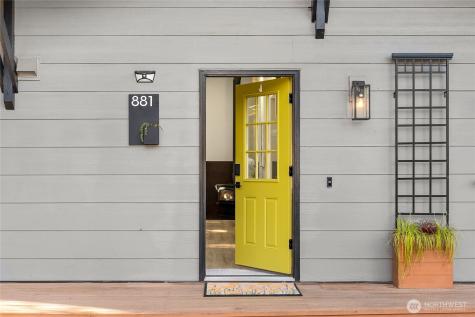 881 Park Avenue NE Bainbridge Island WA 98110