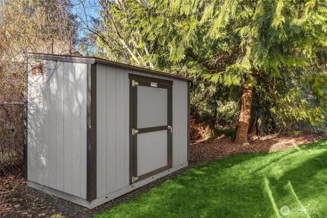 881 Park Avenue NE Bainbridge Island WA 98110