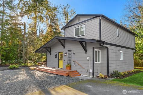 881 Park Avenue NE Bainbridge Island WA 98110