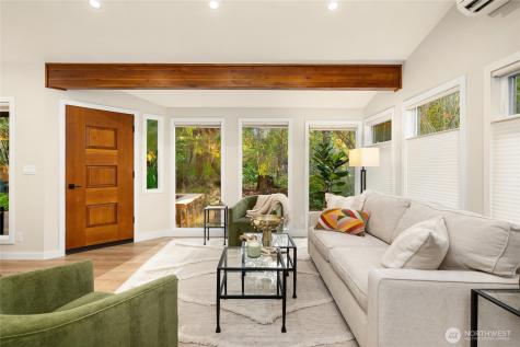 881 Park Avenue NE Bainbridge Island WA 98110
