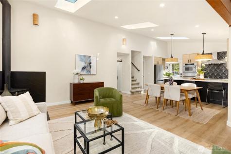 881 Park Avenue NE Bainbridge Island WA 98110