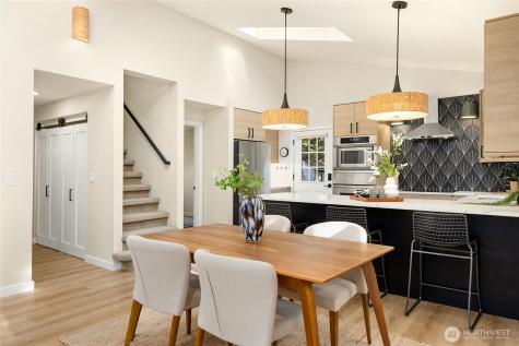 881 Park Avenue NE Bainbridge Island WA 98110