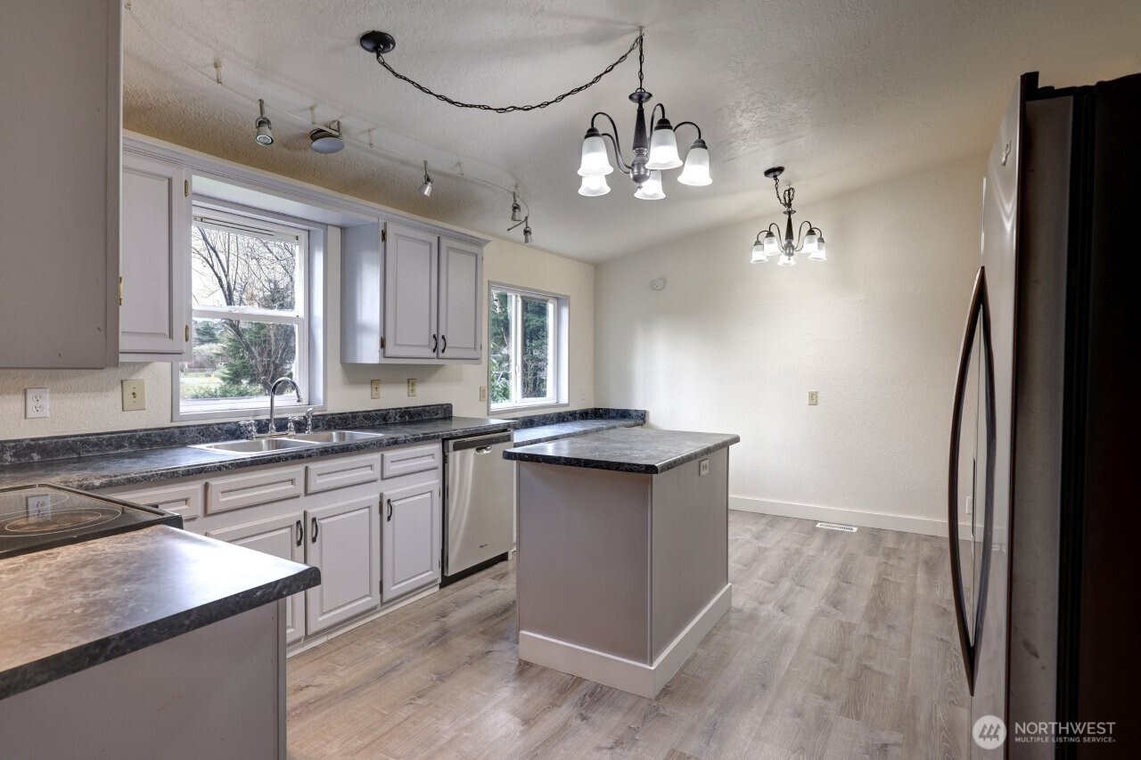 10606 Pacific Way Long Beach WA 98631