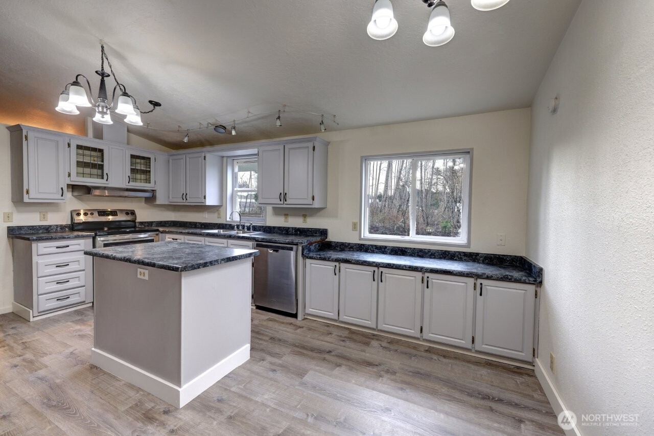 10606 Pacific Way Long Beach WA 98631