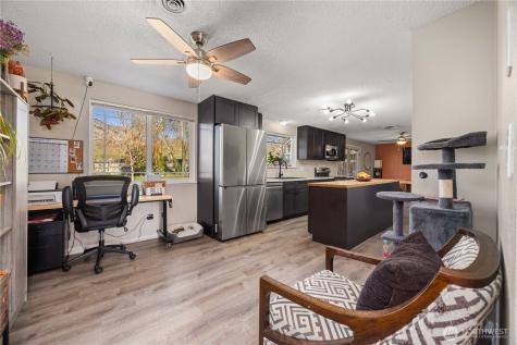 928 Selkirk Place Brewster WA 98812