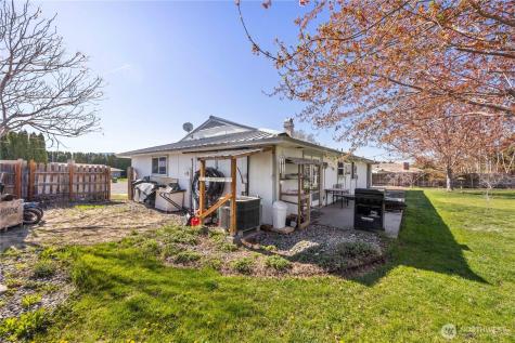 928 Selkirk Place Brewster WA 98812