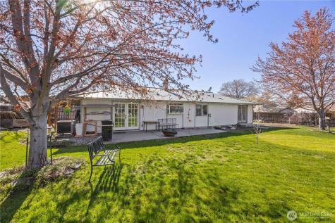 928 Selkirk Place Brewster WA 98812