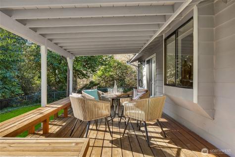 5344 Ruby Place NE Bainbridge Island WA 98110