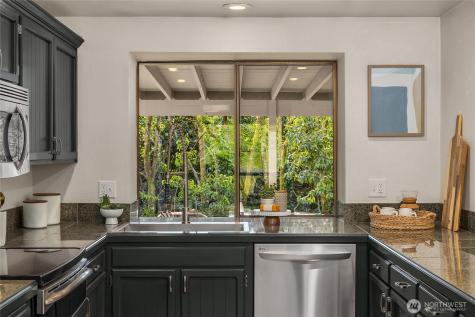 5344 Ruby Place NE Bainbridge Island WA 98110