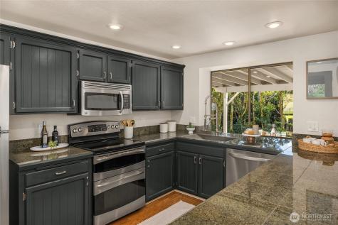 5344 Ruby Place NE Bainbridge Island WA 98110