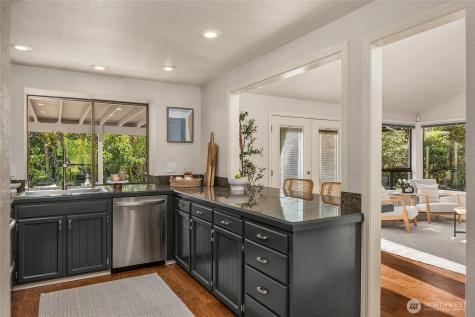 5344 Ruby Place NE Bainbridge Island WA 98110