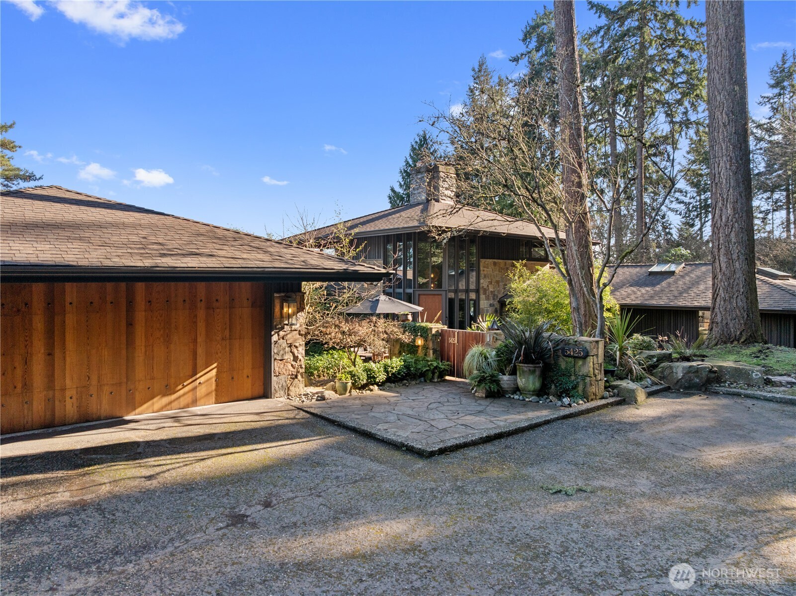 5425 96th Avenue SE Mercer Island WA 98040