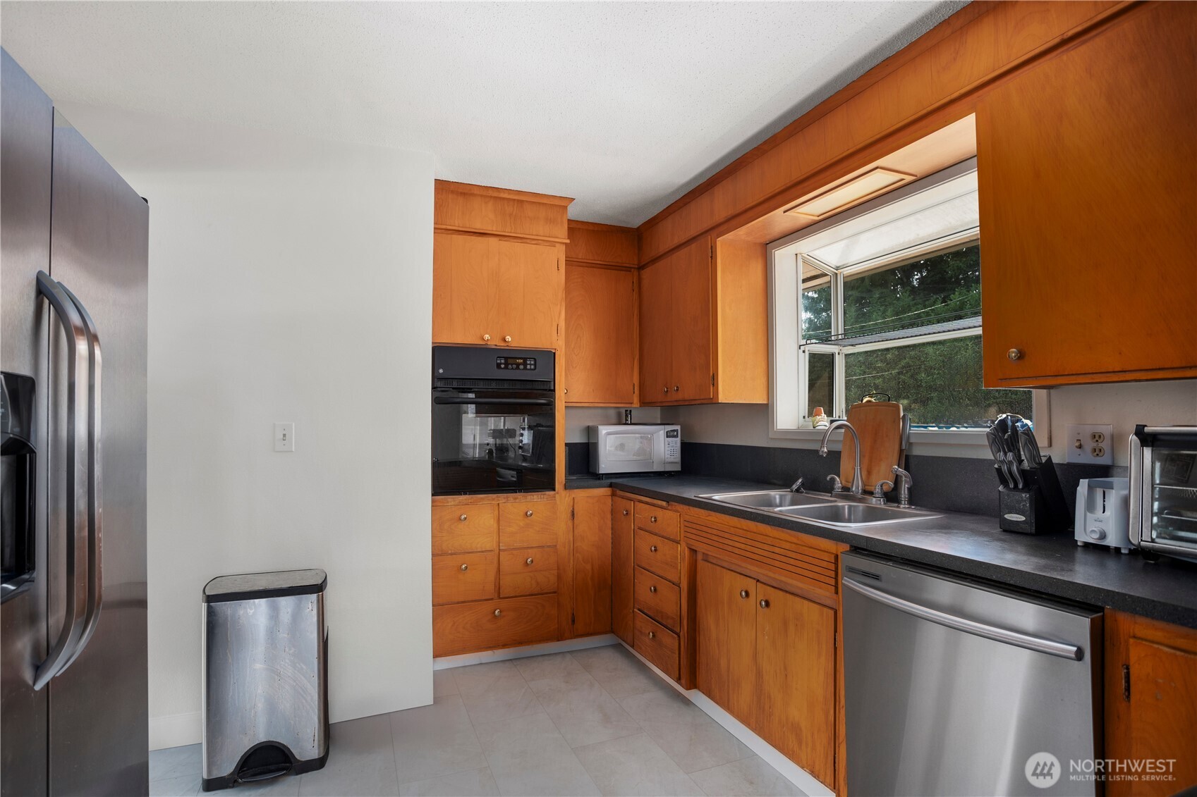 29929 4th Avenue SW Federal Way WA 98023