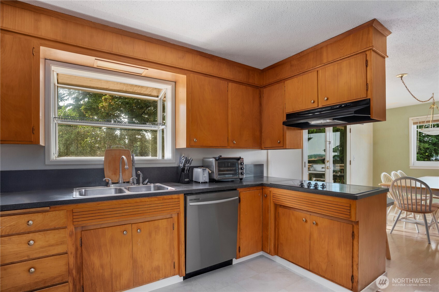 29929 4th Avenue SW Federal Way WA 98023