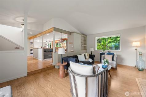 816 151st Place SW Lynnwood WA 98087