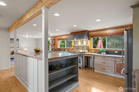 816 151st Place SW Lynnwood WA 98087