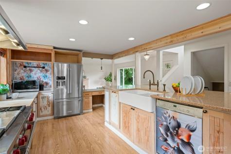 816 151st Place SW Lynnwood WA 98087