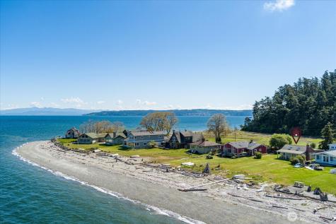 301 Snakelum Point Road Coupeville WA 98239