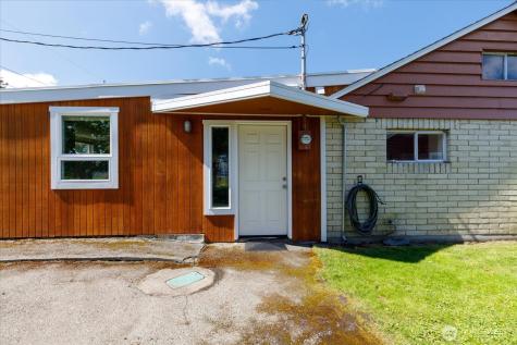 301 Snakelum Point Road Coupeville WA 98239