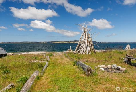 301 Snakelum Point Road Coupeville WA 98239