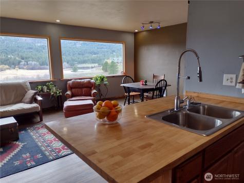 6 Tanager Lane Republic WA 99166