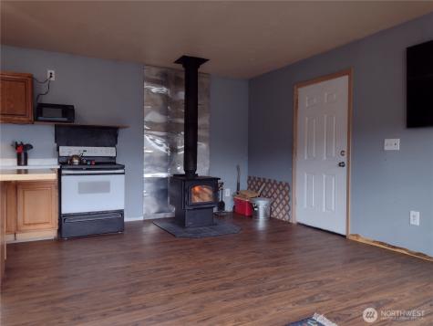 6 Tanager Lane Republic WA 99166